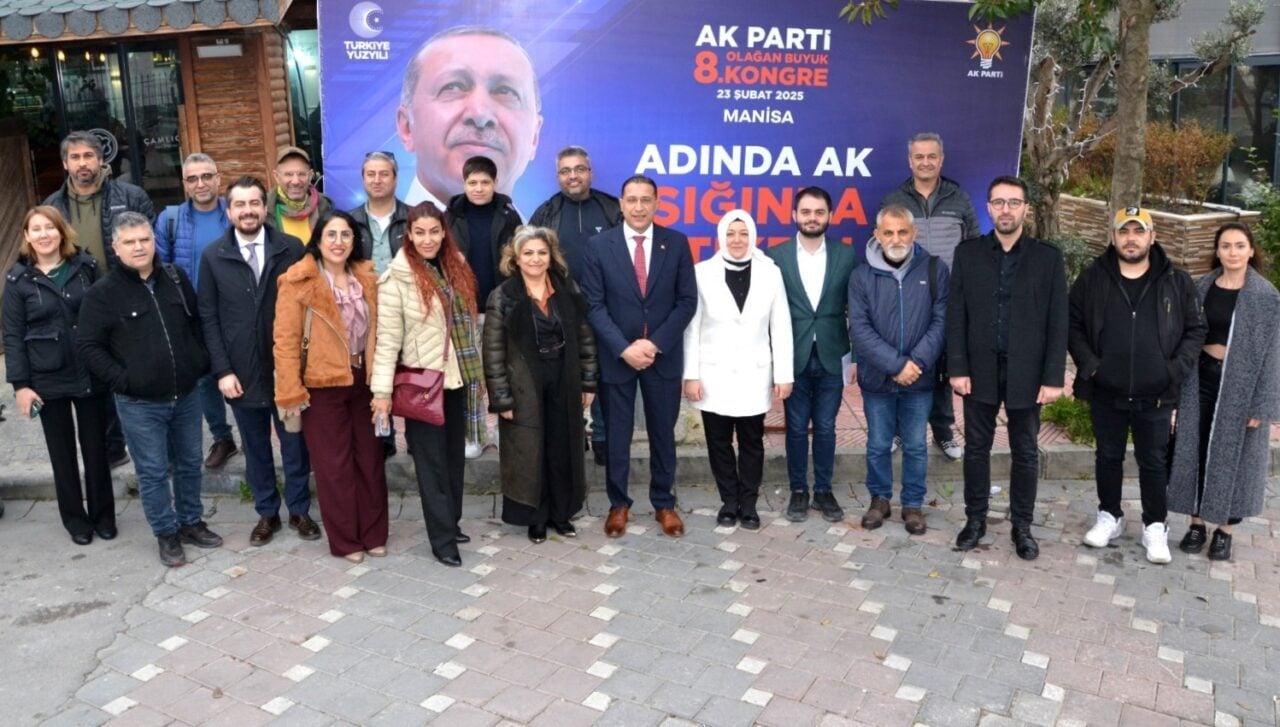 AK Parti Manisa İl Başkanı Süleyman Turgut, CHP'li Ferdi Zeyrek