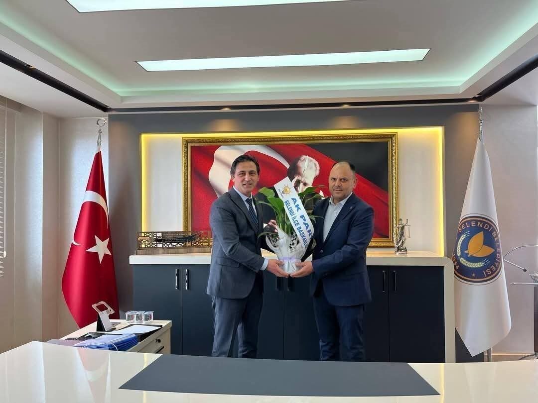 AK Parti Selendi İlçe Teşkilatı, Yeniden Refah Partisi'nden ayrılarak AK