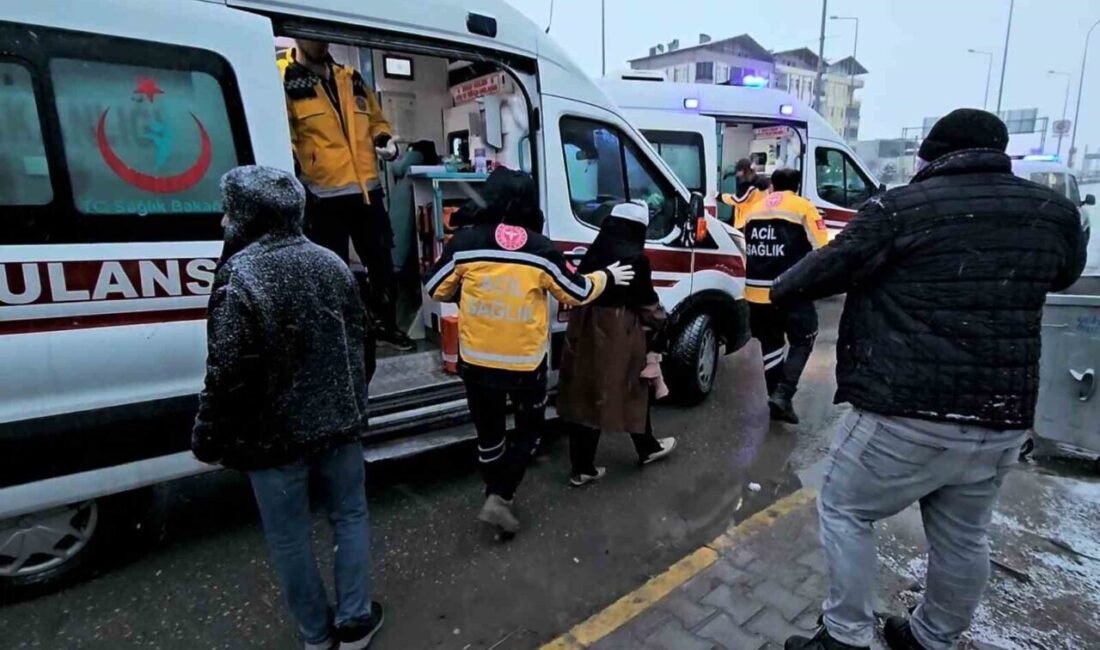 Aksaray’da meydana gelen trafik kazasında 4 kişi yaralandı, 2’si çocuk! Aksaray-Konya karayolunda minibüs ile otomobilin çarpışması sonucu 4 kişi, 2'si