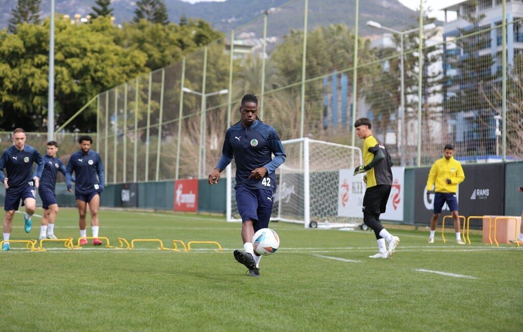 Corendon Alanyaspor, MKE Ankaragücü Maçı Hazırlıklarını Tamamladı Corendon Alanyaspor, yarın MKE Ankaragücü ile oynayacağı Ziraat Türkiye Kupası