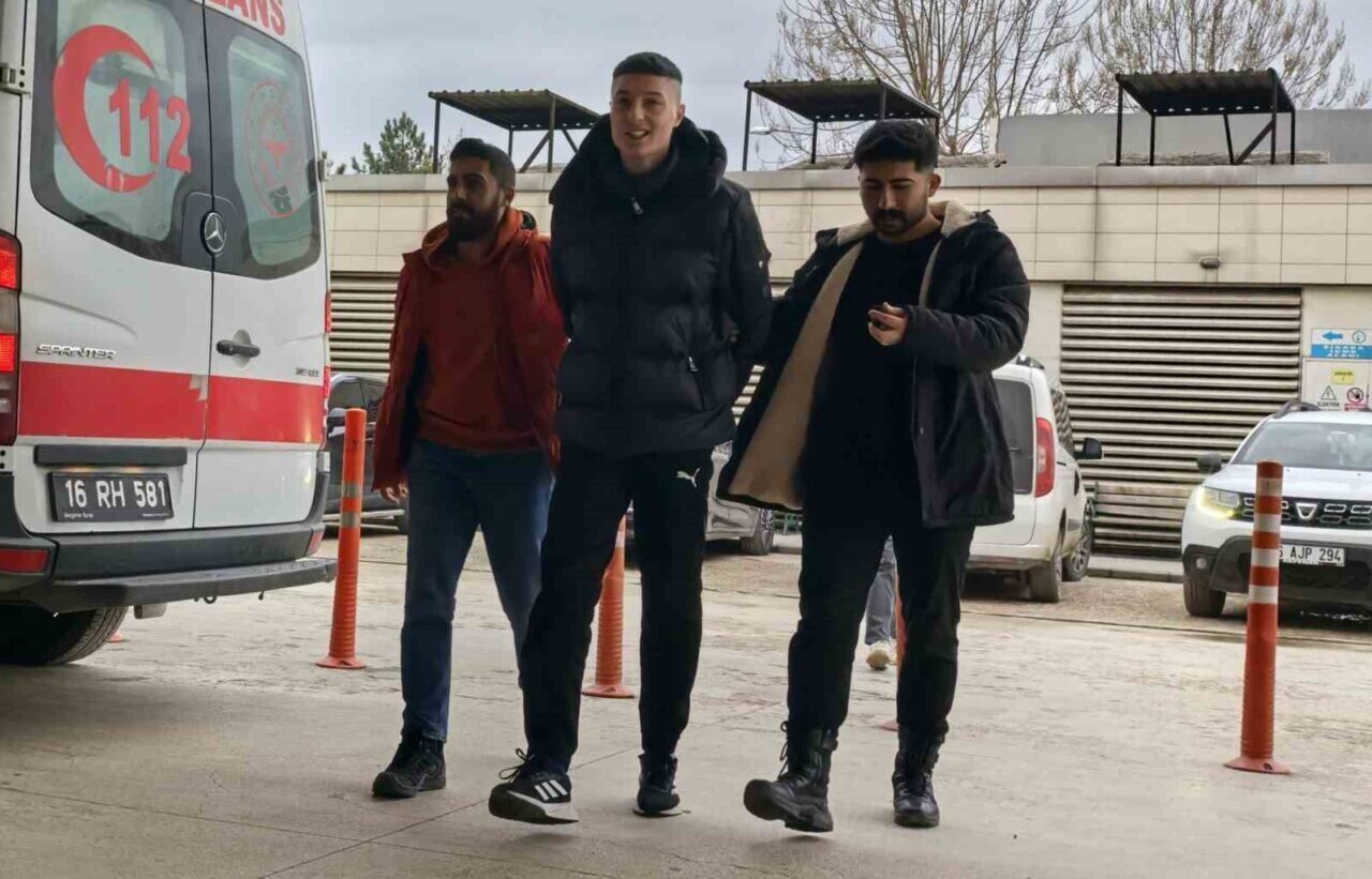 Bursa İnegöl'de 30 bin TL fidye istemekle suçlanan Arda B.,