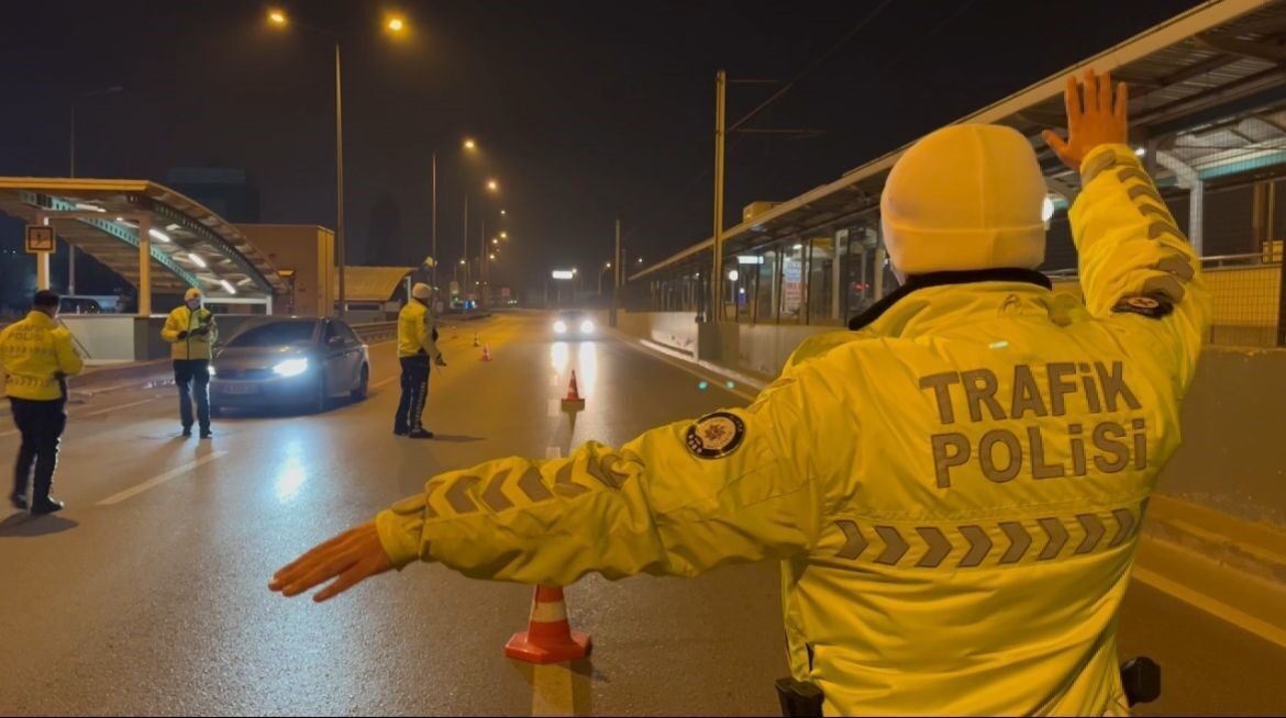 Bursa'da trafik ekipleri alkol uygulaması sırasında 1.07 promil alkollü sürücü