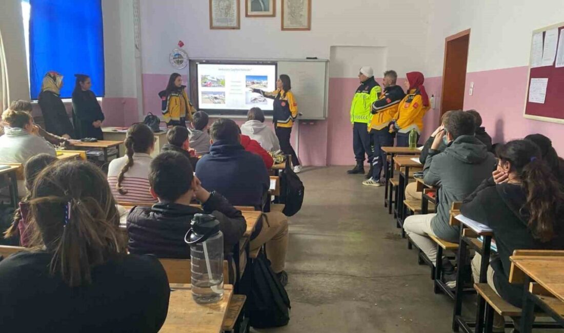 Alpullu’da Acil Geçiş Bilinci İçin Etkinlik Düzenlendi Babaeski'nin Alpullu beldesinde, Trafik Jandarması ve İlçe Sağlık Müdürlüğü işbirliğiyle