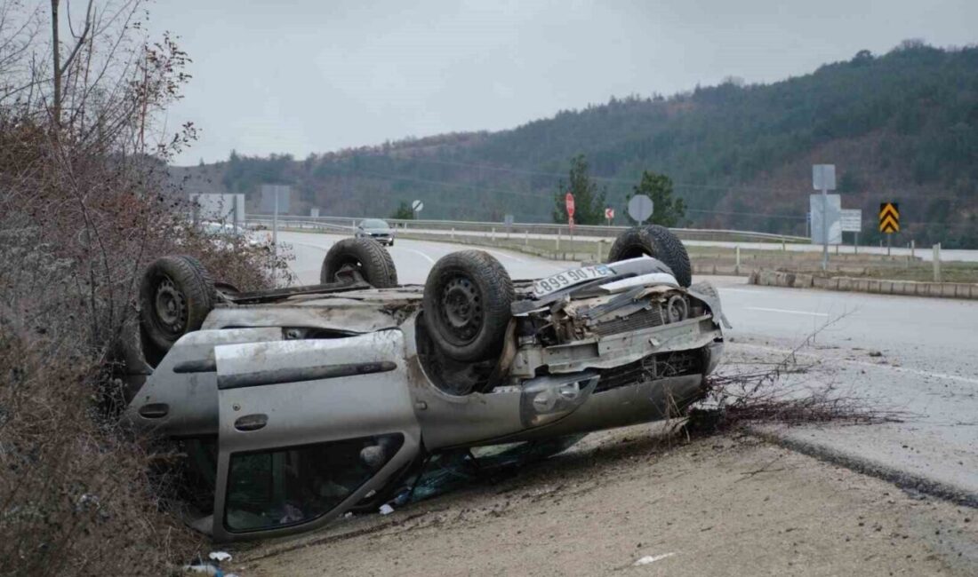 Amasya'nın Taşova ilçesinde Şükrü Solmaz'ın kullandığı otomobil, Durucasu köyü yakınlarında