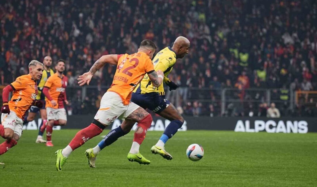 Anderson Talisca, Fenerbahçe ile Galatasaray derbisinde ilk kez sahada! Fenerbahçe’nin yeni transferi Anderson Talisca, Galatasaray ile gerçekleştirilen derbide ilk