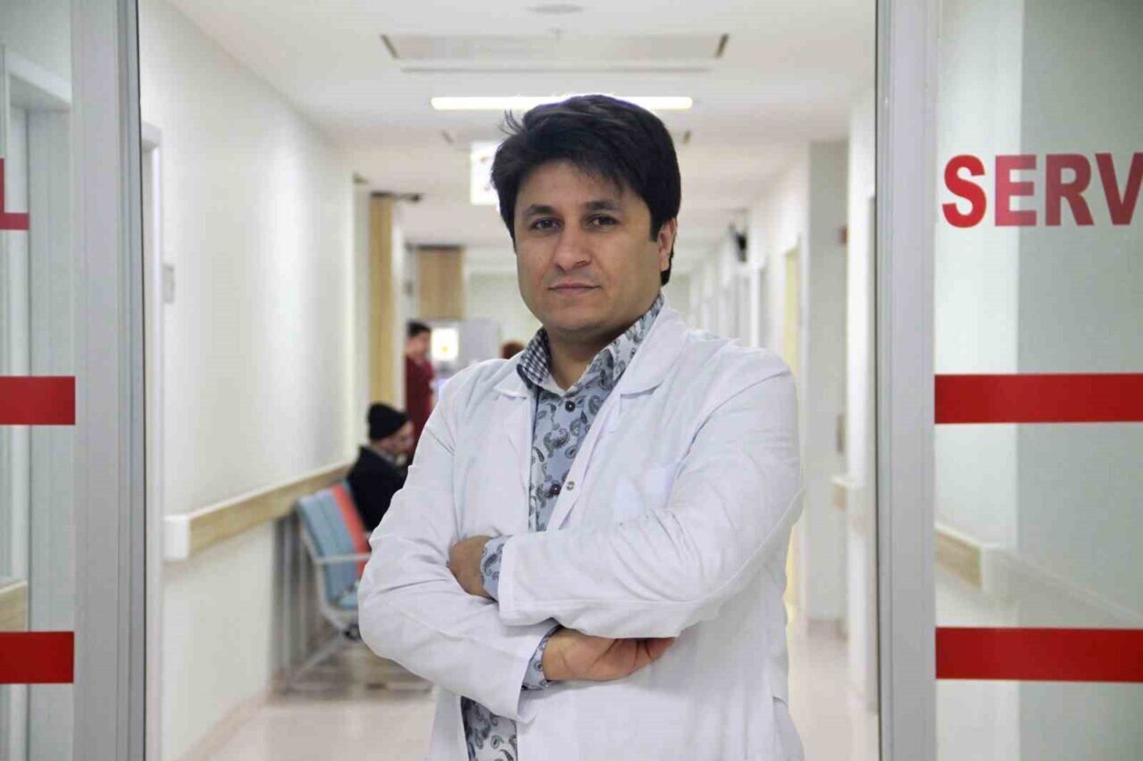 Gaziantep Özel Anka Hastanesi Başhekimi Dr. Fırat Dalgıçer, sarı renkli