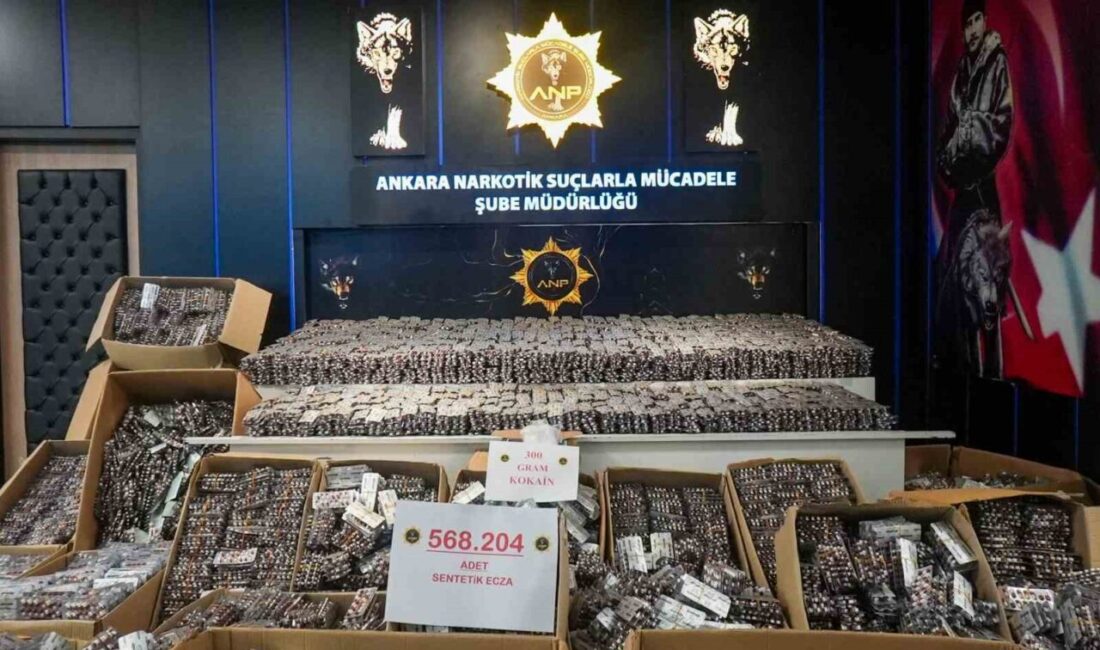 Kahramankazan’da düzenlenen Narkogüç operasyonunda 568 bin 204 sentetik ecza kapsülü ve 300 gram kokain ele geçirildi. Ankara'nın Kahramankazan ilçesinde gerçekleştirilen 'Narkogüç' operasyonunda, 568 bin 204 sentetik