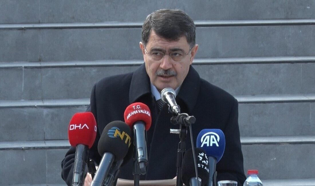 Ankara’da Kaçak Alkol Tüketimi Sebebiyle 33 Kişinin Vefat Ettiği Açıklandı, 13 Şüpheli Tutuklandı Ankara Valisi Vasip Şahin, kaçak alkol nedeniyle 33 kişinin hayatını