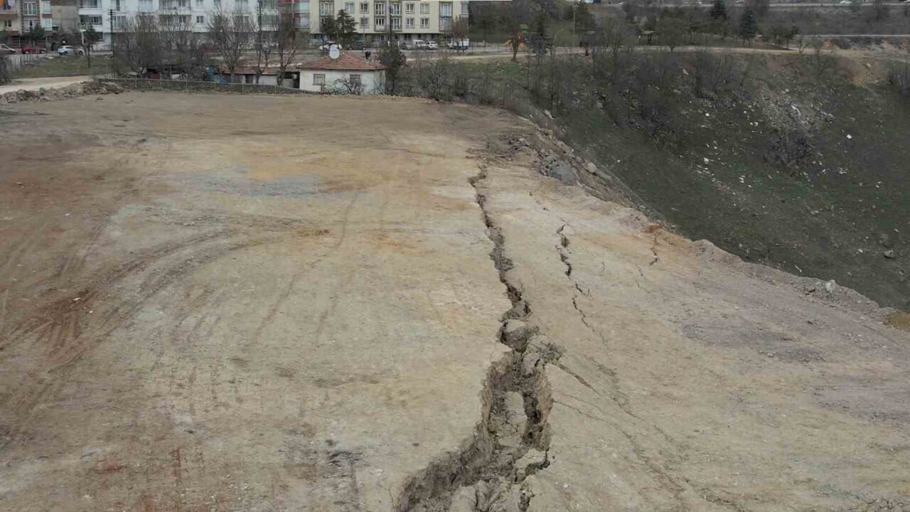 Ankara'nın Keçiören ilçesinde meydana gelen 3,5 büyüklüğündeki depremin ardından Kanuni