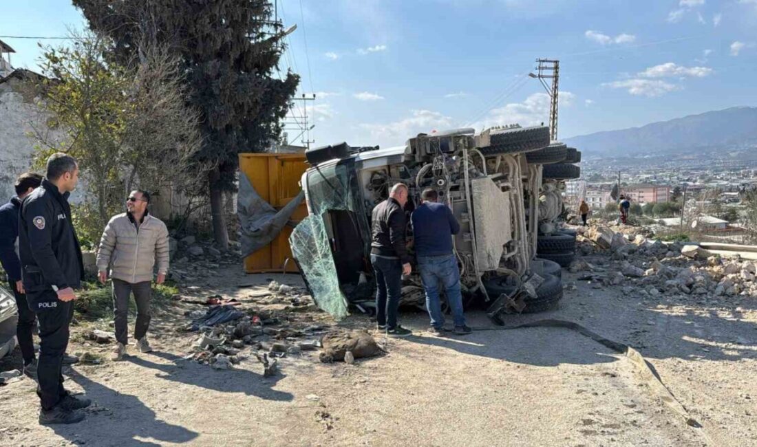 Hatay’da hafriyat kamyonu devrildi: Sürücü hastaneye kaldırıldı Hatay'da, 06 DLE 405 plakalı hafriyat kamyonu sürücüsünün kontrolünü kaybetmesi