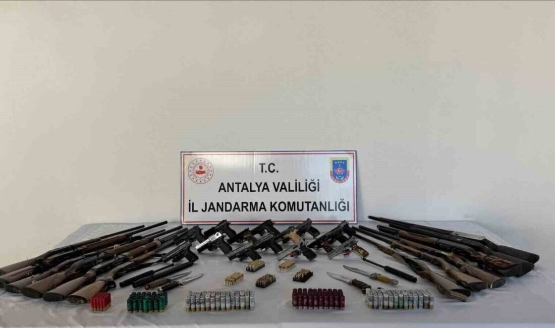 Antalya'nın Gazipaşa ilçesinde, jandarma tarafından gerçekleştirilen operasyonda 18 şüpheli hakkında