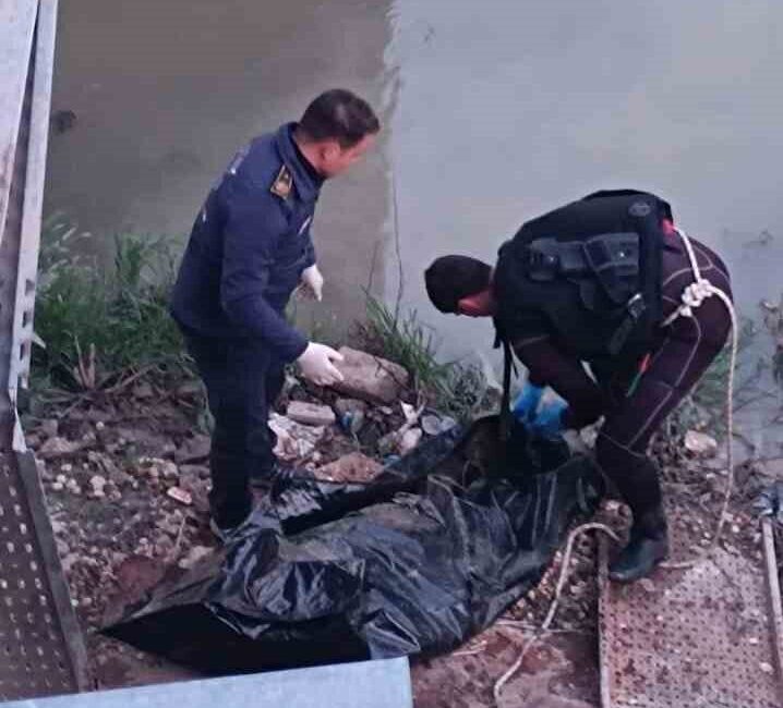 Antakya’da Asi Nehri’nde Erkek Cesedi Elde Edildi Hatay'ın Antakya ilçesinde Asi Nehri'nde bir erkek cesedi bulundu. Atatürk