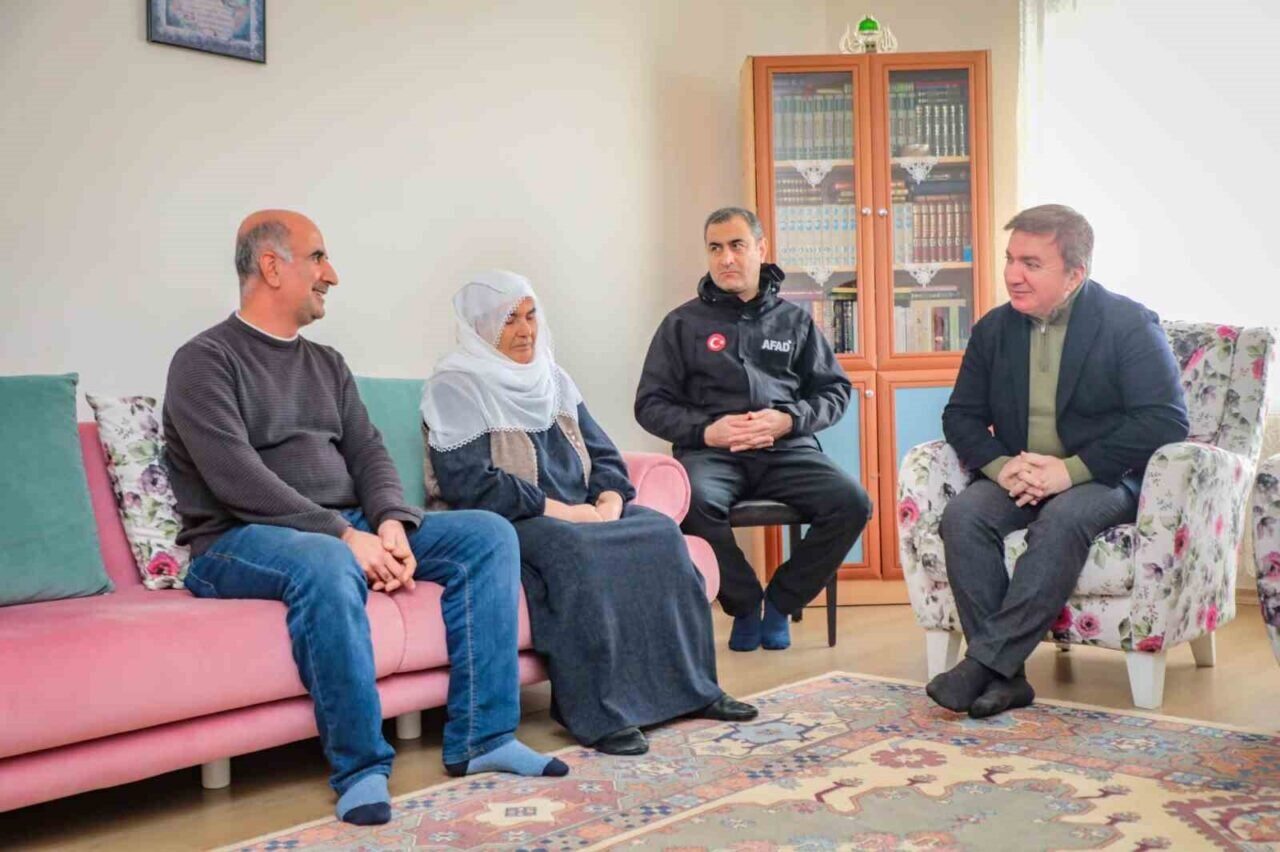 6 Şubat 2023'teki depremlerin ikinci yıl dönümünde Vali Hamza Aydoğdu,