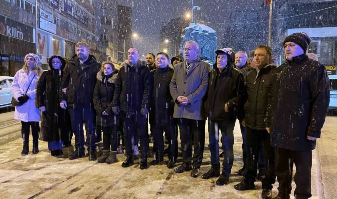 Zonguldak’ta deprem şehitleri için anma töreni gerçekleştirildi Kahramanmaraş'taki depremlerin ikinci yıl dönümünde Zonguldak'ta anma töreni yapıldı. Zonguldak
