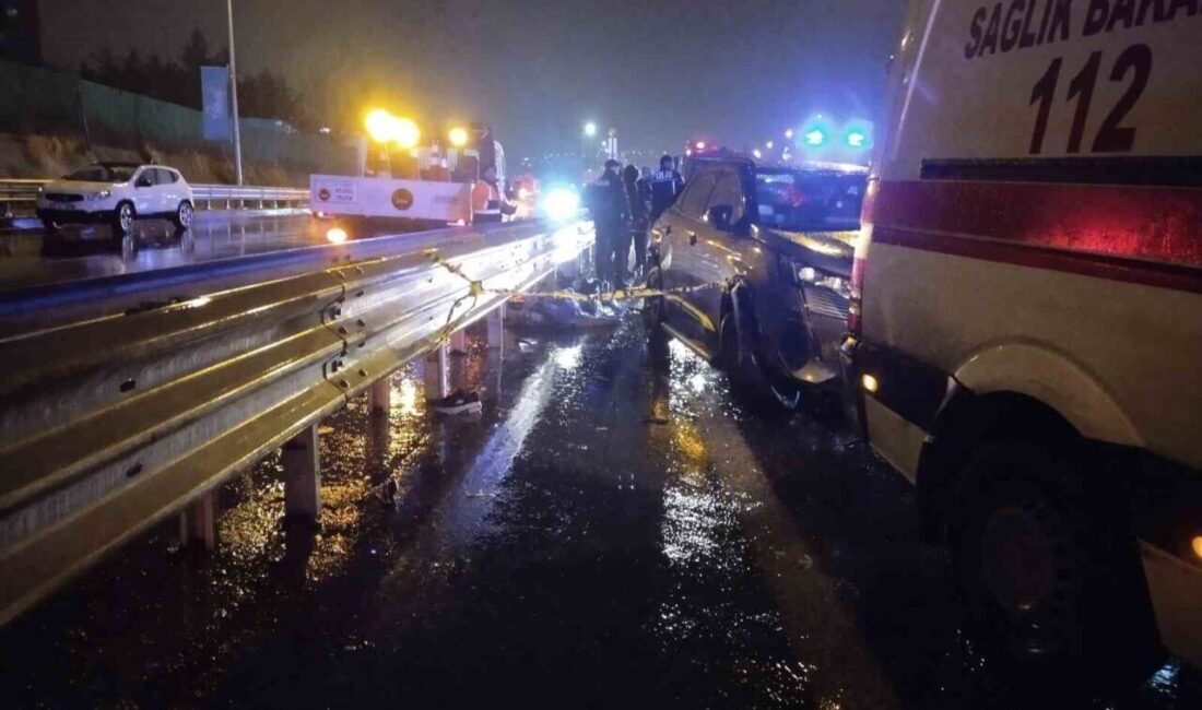 Ataşehir’de zincirleme trafik kazası: 1 ölü, 2 yaralı Ataşehir’deki TEM Çamlıca bağlantı yolunda sabah saatlerinde meydana gelen zincirleme