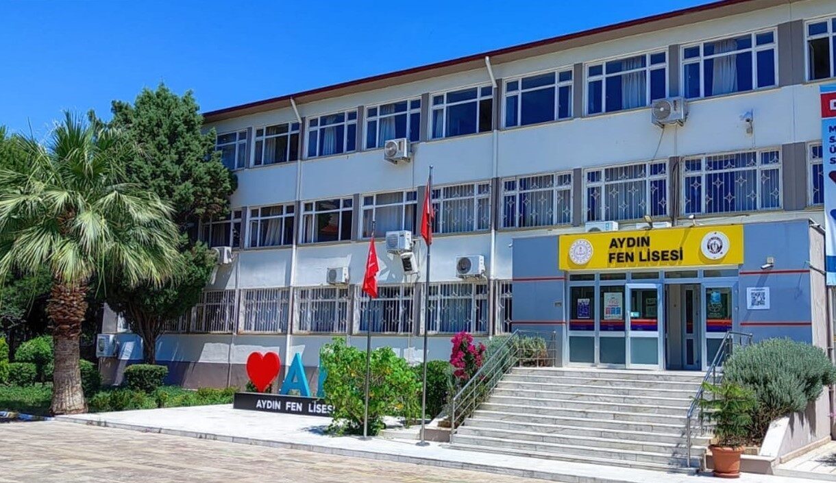 Aydın Fen Lisesi, Lise Öğrencileri Araştırma Projeleri Yarışması'nda 14 projeden