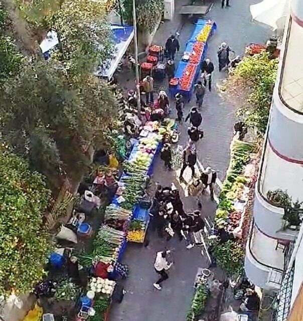 Aydın'ın Efeler ilçesindeki bir kıraathanede, iki grup arasındaki tartışma kavgaya
