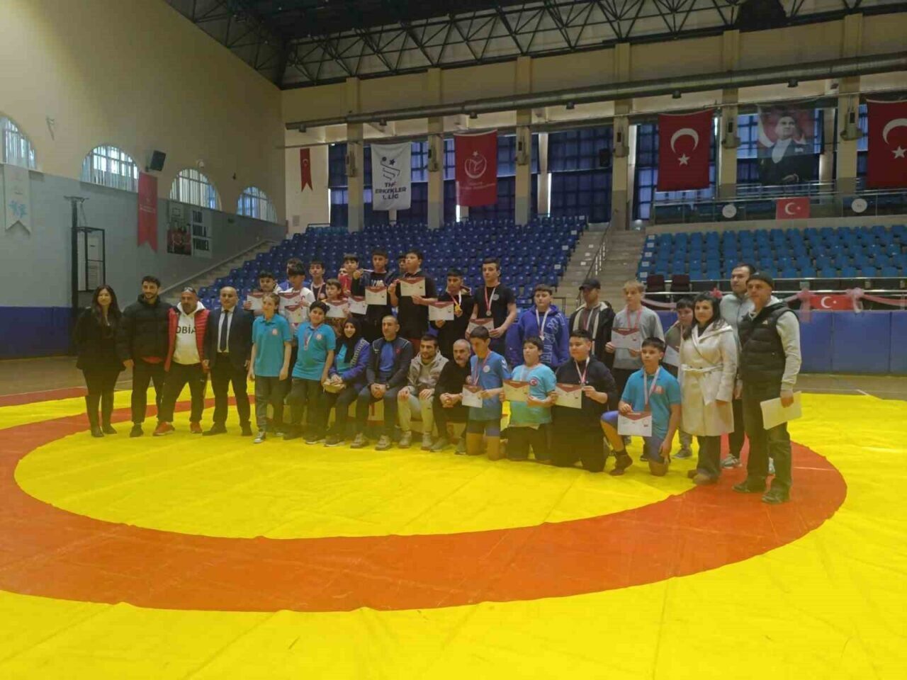 Aydın'da düzenlenen Yıldız Erkek Grekoromen Güreş İl Birinciliği, 11 okuldan