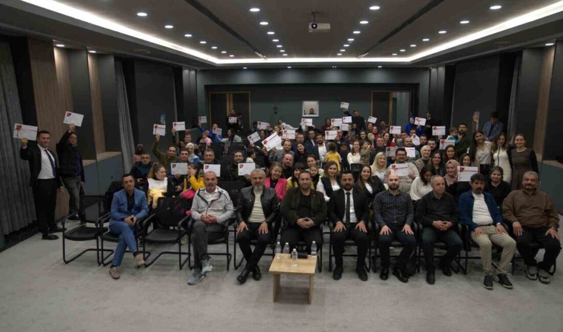 Kepez’de Babalar ve Çocuklar İçin Sertifika Töreni Gerçekleşti Kepez Belediyesi, Anne Çocuk Eğitim Vakfı (AÇEV) ile iş birliği