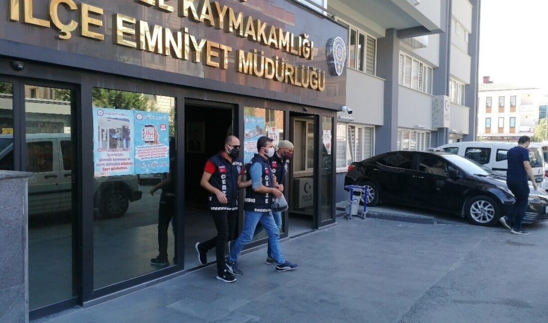 Kocaeli'nin Gebze ilçesinde bir komşuluk tartışması sonucu Ahmet ve Tülay