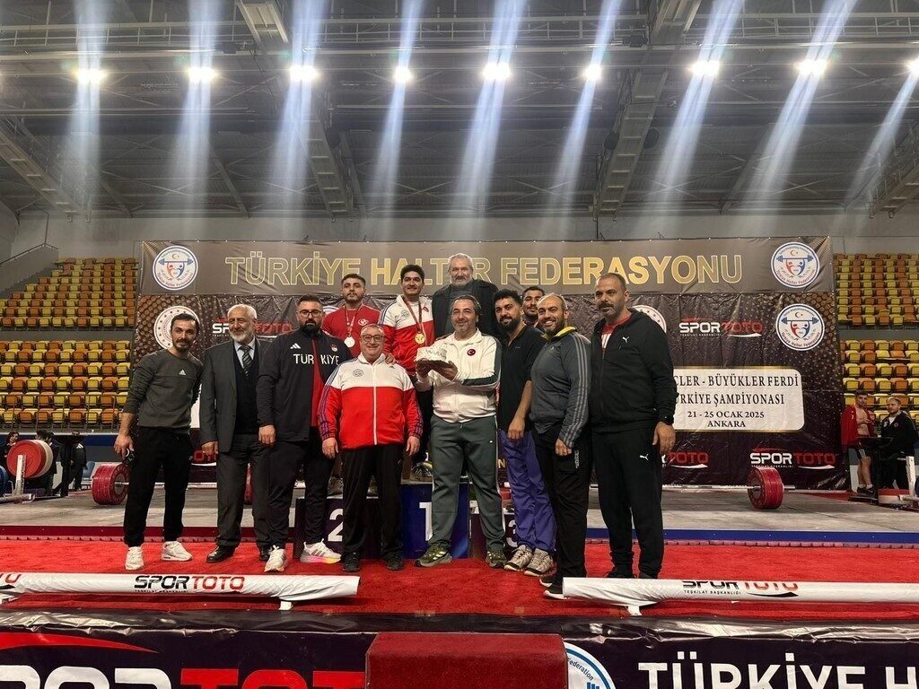 Bartın Üniversitesi Spor Bilimleri Fakültesi öğrencileri, Türkiye şampiyonalarında kick boks