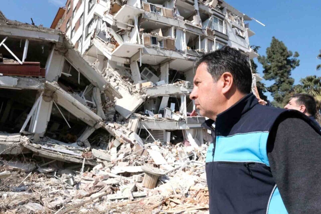 Muğla Büyükşehir Belediye Başkanı Ahmet Aras, Kahramanmaraş merkezli depremlerin yıldönümünde