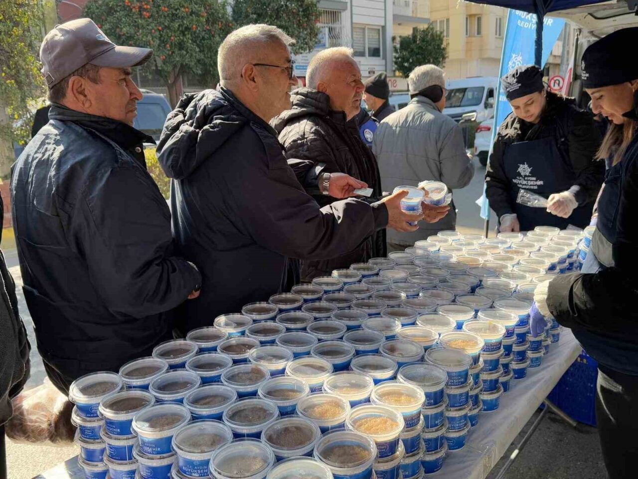 Aydın Büyükşehir Belediyesi, Berat Kandili'nde hayır etkinlikleri düzenleyerek vatandaşların takdirini