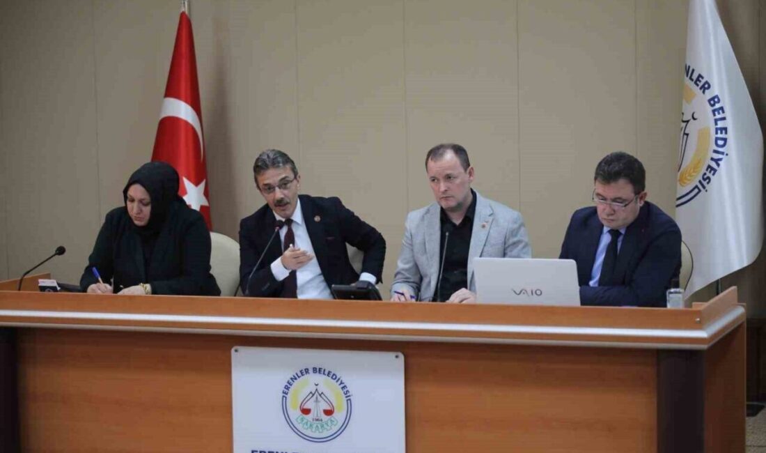 Erenler Belediye Başkanı Şenol Dinç, Şubat Ayı Meclis Toplantısında 33 mahalledeki hizmetlerini anlattı Erenler Belediye Başkanı Şenol Dinç, Şubat Ayı Olağan Meclis Toplantısı'nda