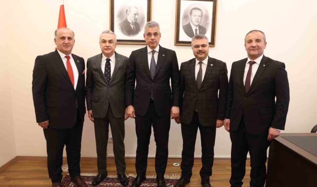 İncirliova Belediye Başkanı Aytekin Kaya, Ankara'da Sağlık Bakanı Kemal Memişoğlu