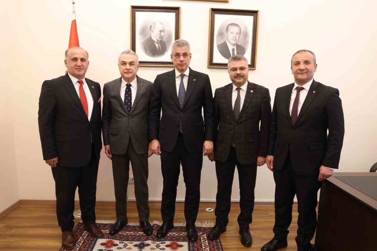 İncirliova Belediye Başkanı Aytekin Kaya, Ankara'da Sağlık Bakanı Kemal Memişoğlu
