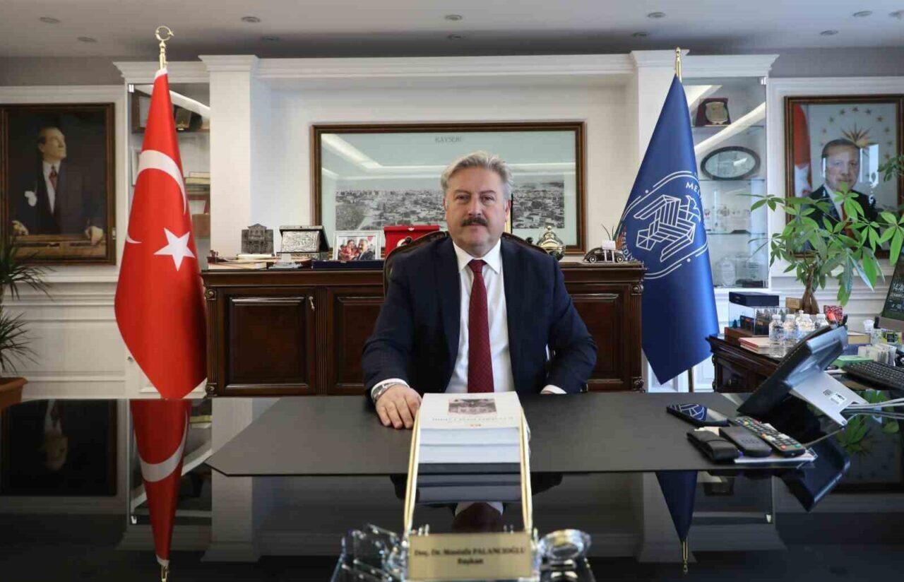 Melikgazi Belediye Başkanı Doç. Dr. Mustafa Palancıoğlu, Berat Kandili'nin duaların
