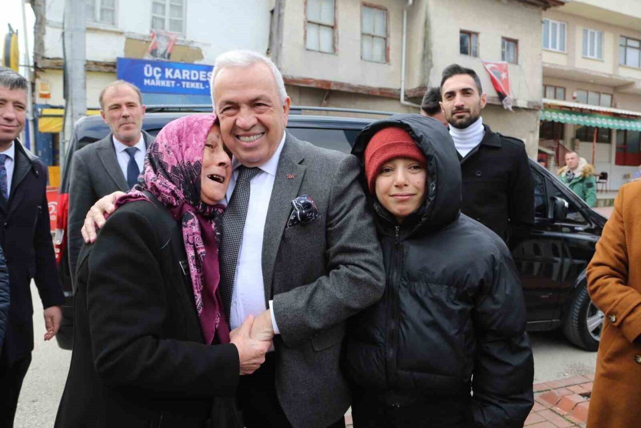 Nilüfer Belediye Başkanı Şadi Özdemir, Görükle ve Dumlupınar mahallelerinde gerçekleştirdiği