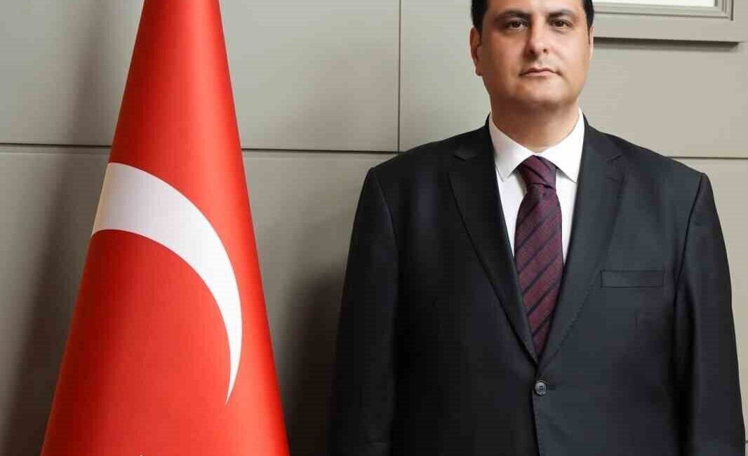 Umut Yılmaz’dan Berat Kandili Mesajı: “Huzur ve Beraberlik İçin Sikelenelim” Şehitkamil Belediye Başkanı Umut Yılmaz, Berat Kandili vesilesiyle yayımladığı mesajda