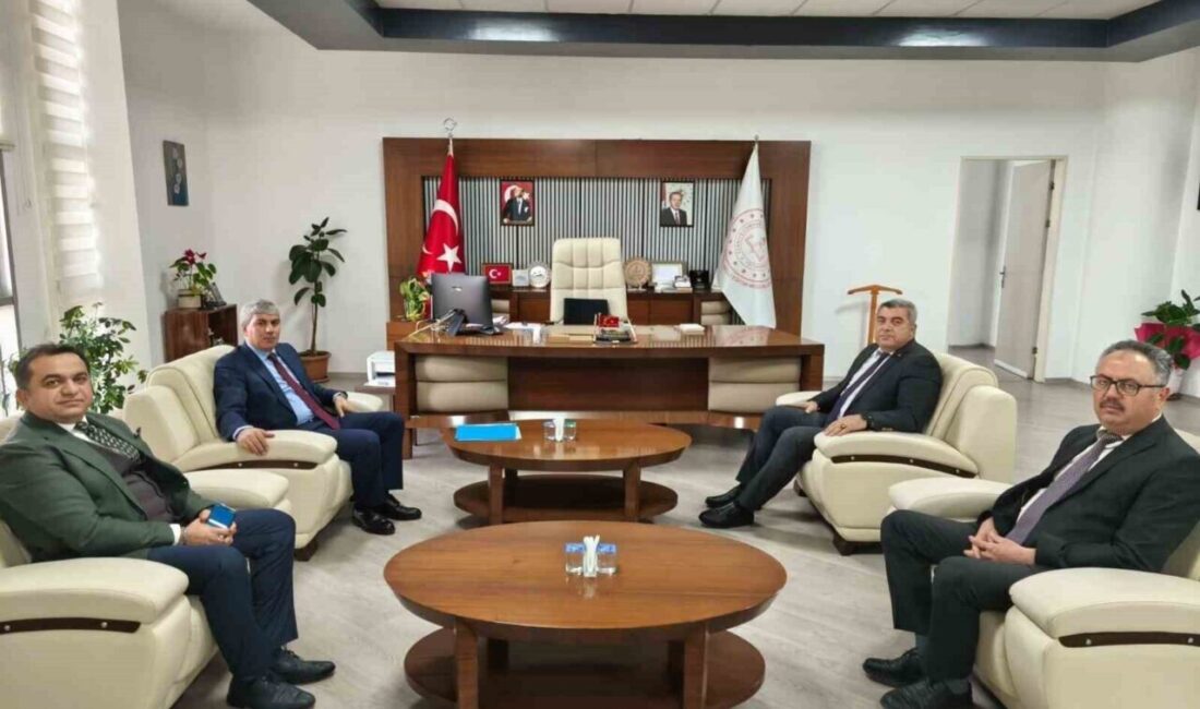 Orhan Tunç, Afyonkarahisar’da İl Milli Eğitim Müdürü Miraç Sünnetci ile bir araya geldi Milli Eğitim Bakanlığı Başmüfettişi Orhan Tunç, Afyonkarahisar'da İl Milli Eğitim