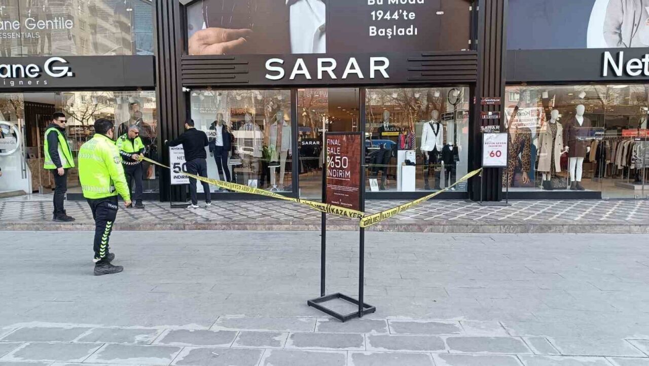 Batman'da bir iş merkezinin 7. katında temizlik görevlisi A.A., dengesini