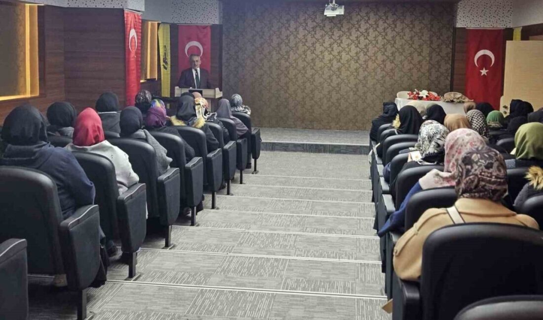 Bayburt’ta Kadınlara Yönelik Berat Kandili Konferansı Gerçekleştirildi Bayburt'ta Müftülük tarafından düzenlenen "Berat Kandili" konferansında İl Müftüsü Bayram