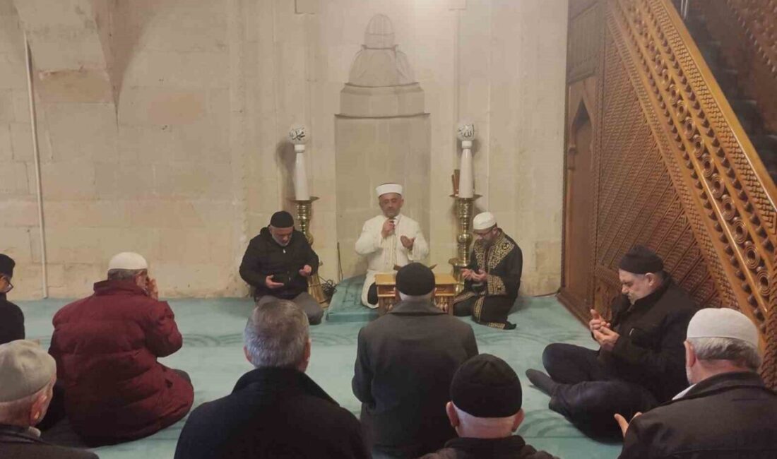 Bayburt’ta Şehitler İçin Mevlid-i Şerif Programı Düzenlendi Bayburt’un düşman işgalinden kurtuluşunun 107. yılı kutlamaları kapsamında, tarihi Ulu