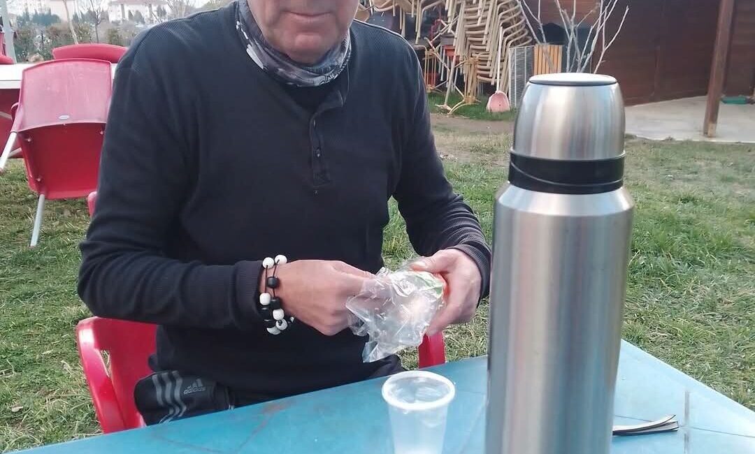 Bilecik’teki Çay Bahçesinde Fahiş Fiyat Artışına Tepki Gösterildi Bilecik'te 5 TL'den 15 TL'ye çıkan çay fiyatlarına tepki gösteren