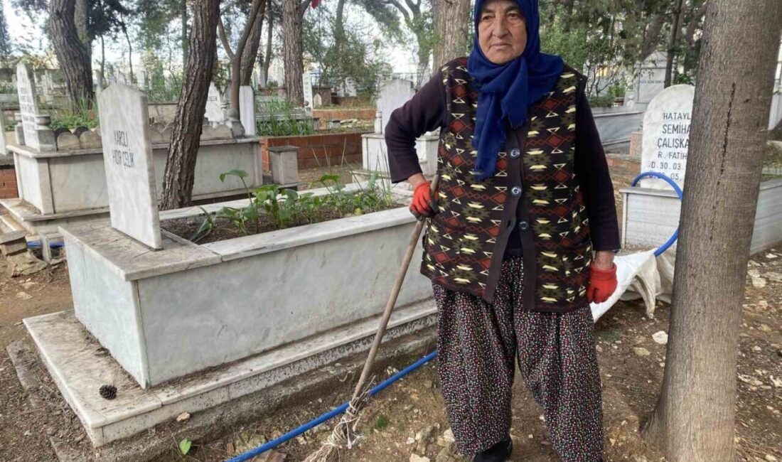 75 Yaşındaki Raziye Atik, Güzelyurt Mezarlığı’nın Temizliğine 20 Yıldır Gönüllü Olarak Destek Veriyor Antalya Aksu'da yaşayan 75 yaşındaki Raziye Atik, 20 yıldır Güzelyurt