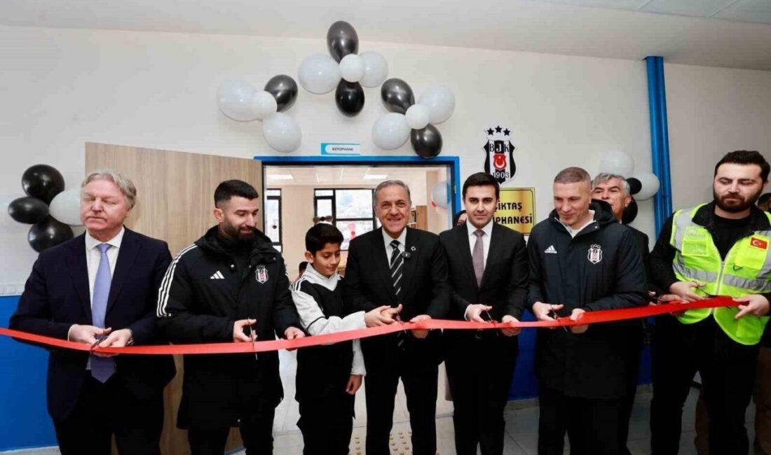 Erdal Erdem, Beşiktaş Kütüphanesi’nin Açılışına Destek Verdi Beşiktaş malzeme sorumlusuna Erdal Erdem, siyah-beyazlı iş insanlarının desteğiyle Bingöl'ün