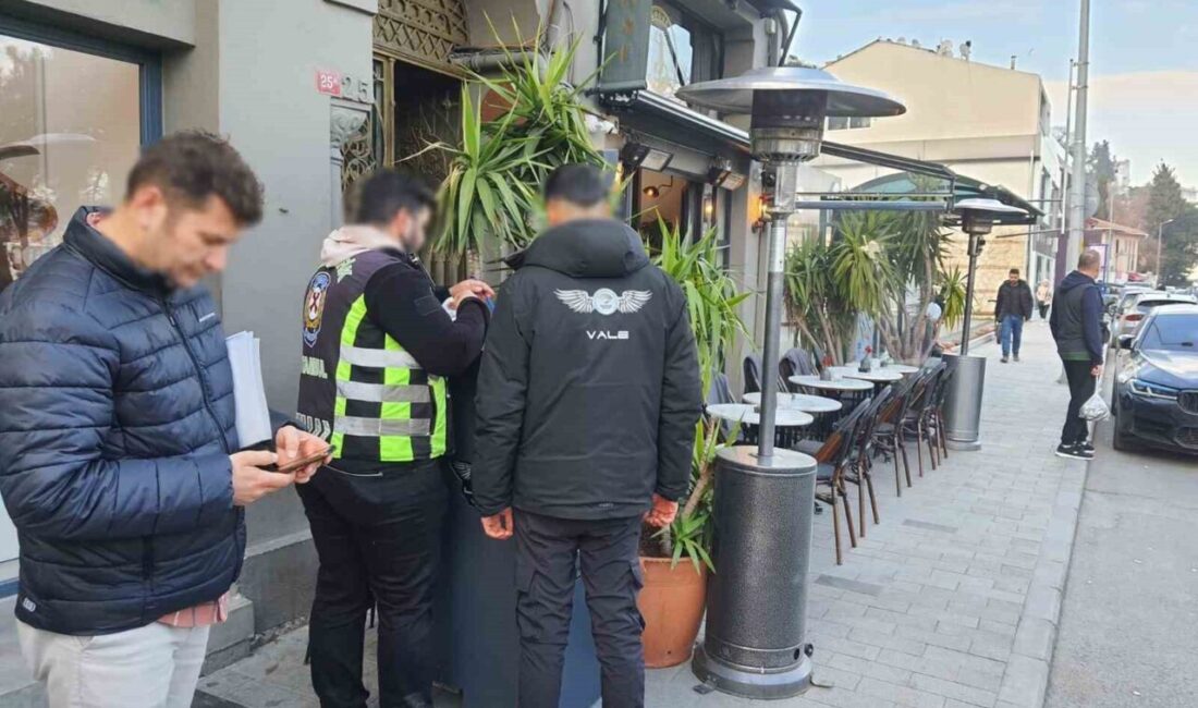 İstanbul’da Etiler, Bebek ve Arnavutköy’de Korsan Otoparkçılara Ceza Kesildi İstanbul Emniyet Müdürlüğü, Beşiktaş’ta korsan otoparkçılara yönelik denetim gerçekleştirdi. Ekipler,