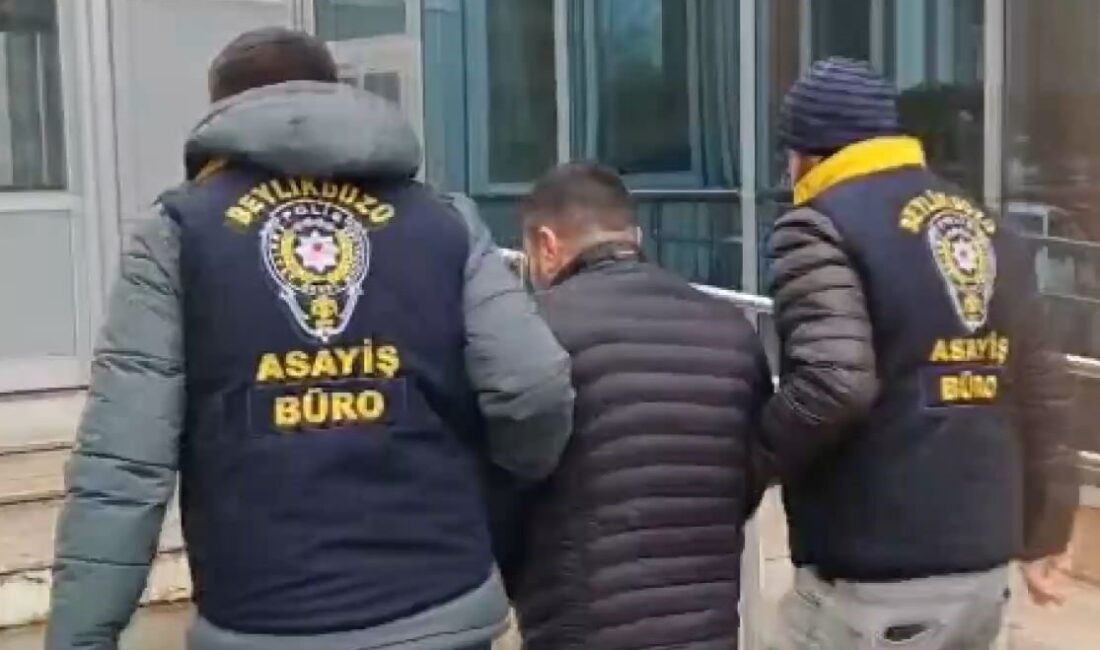 Beylikdüzü’nde Yönetim Toplantısındaki Kavga Anları Güvenlik Kameralarına Yansıdı Beylikdüzü'nde bir site yönetim toplantısında çıkan gerginlik, kavgaya dönüştü. Fatih