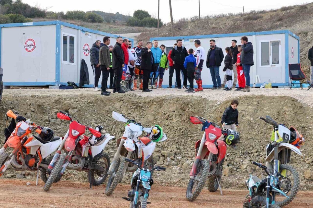 Bilecik,  Türkiye Motokros Şampiyonası'na ev sahipliği yapmaya hazırlanıyor. Vali