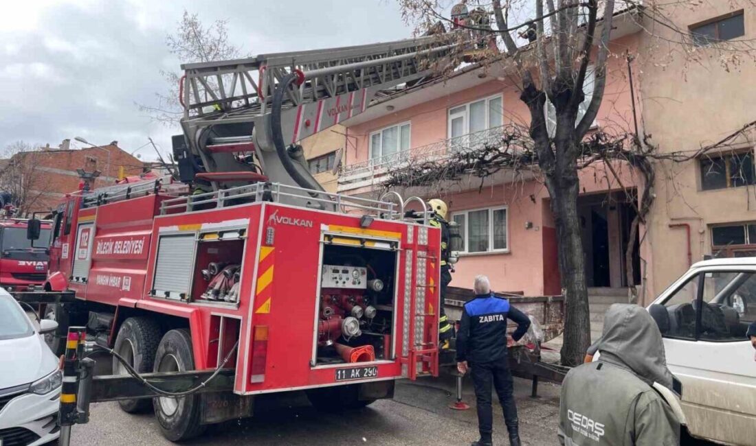 Bilecik’te 2 katlı evin bacasında çıkan yangın, itfaiye tarafından hızla kontrol altına alındı. Bilecik'in İsmetpaşa Mahallesi'nde iki katlı bir evin bacasında çıkan yangın,