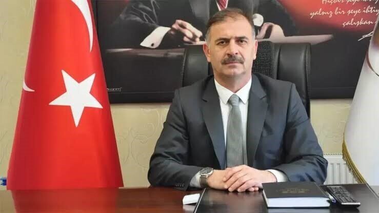 Bolu’daki yangın soruşturmasında iki üst düzey yetkili gözaltına alındı. Bolu'da gerçekleşen yangınla ilgili yürütülen soruşturma kapsamında, Bolu İl Özel