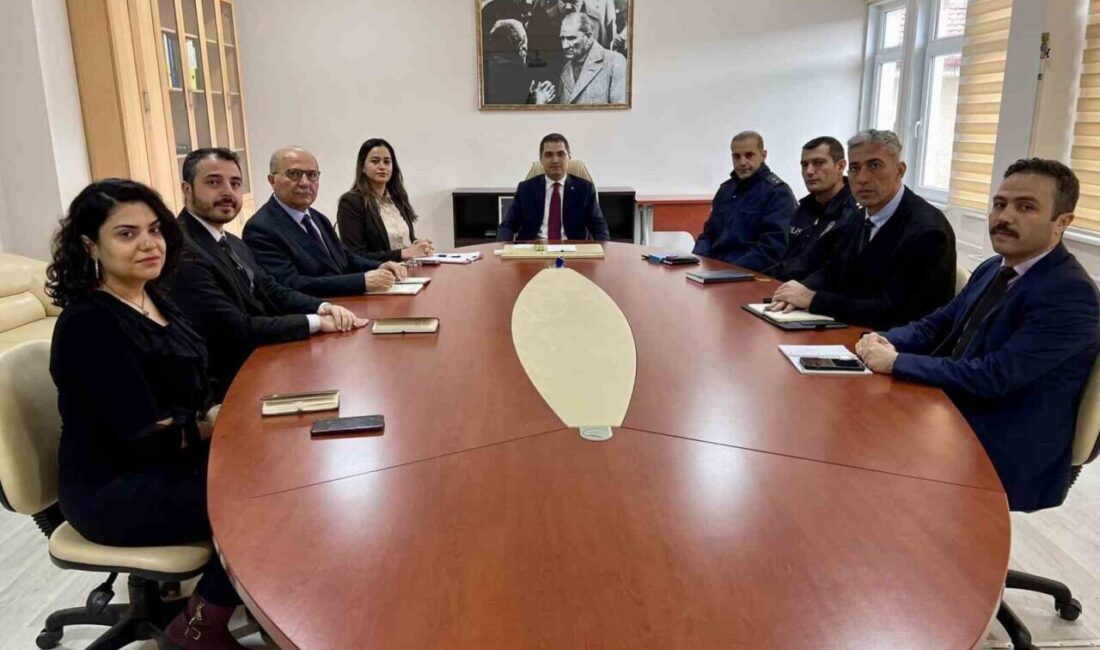 Bozkır’da Kadına Yönelik Şiddetle Mücadele Konulu Toplantı Yapıldı Konya Bozkır'da, Kaymakam Hasan Çimer'in başkanlığında Kadına Yönelik Şiddetle Mücadele