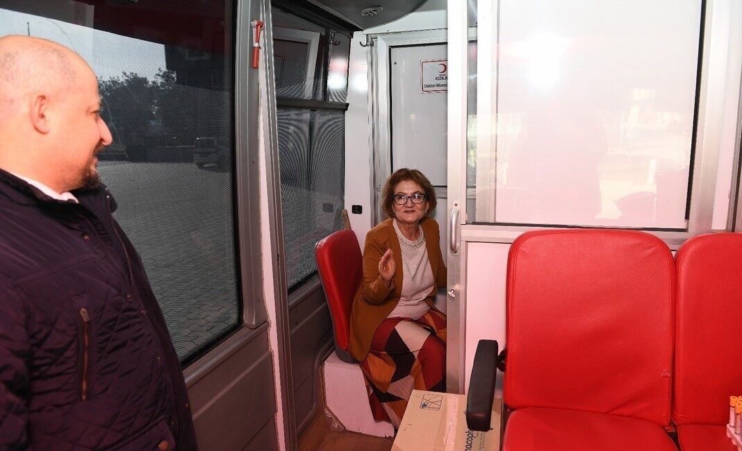 Bozkurt Belediyesi çalışanları, Kızılay’a kan bağışında bulunarak örnek bir davranış sergiledi. Bozkurt Belediyesi, kan bağışını artırmak amacıyla Kızılay ile işbirliği yaptı.