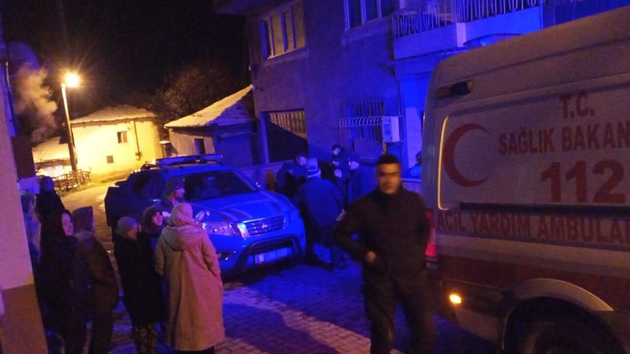 Bursa'nın Orhangazi ilçesinde 80 yaşındaki Kemal Güneş, evinde merdivenlerden düşüp