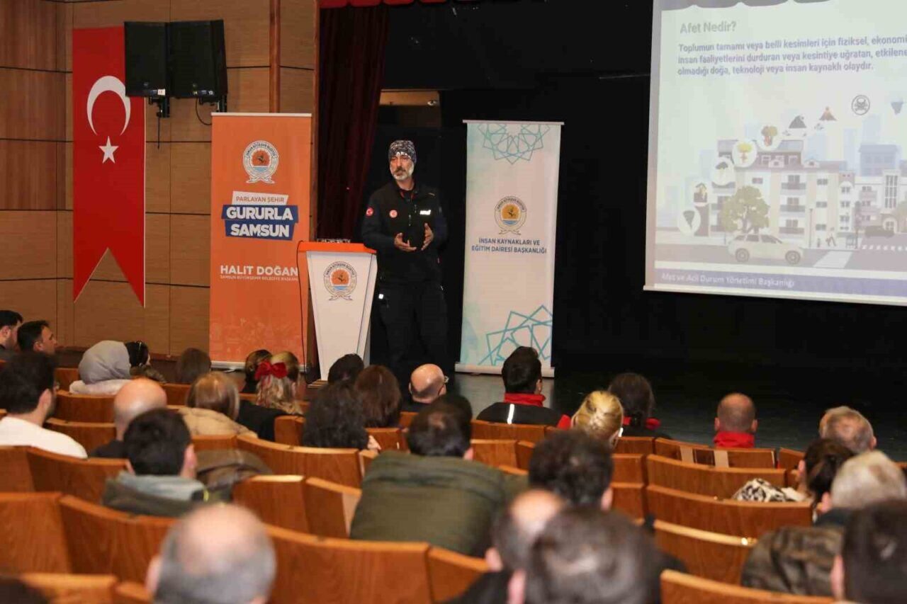Samsun Büyükşehir Belediyesi, gönüllü personellerden oluşan SAK ekibi için düzenlediği