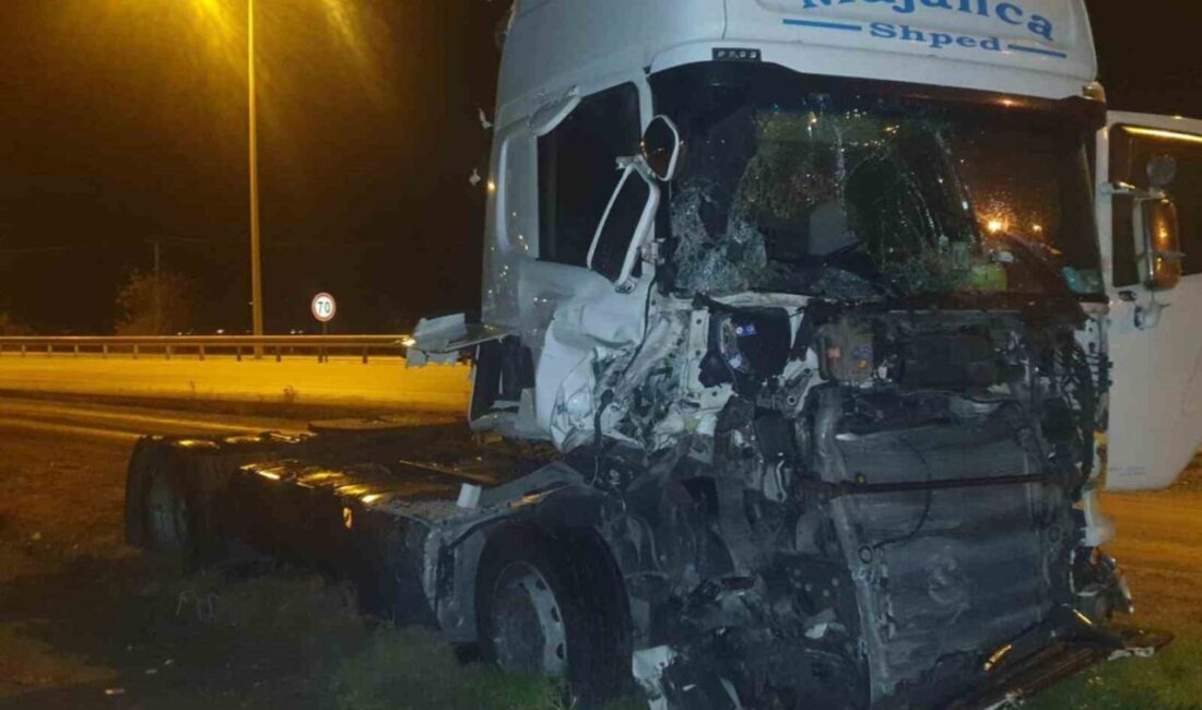 Çanakkale’de Kazalı TIR’ı Çalan 5 Şüpheli Konya’da Yakalandı, Mahkeme Tarafından Serbest Bırakıldı Çanakkale'de kaza sonrası park halinde bulunan TIR'ı çalan 5 şüpheli,